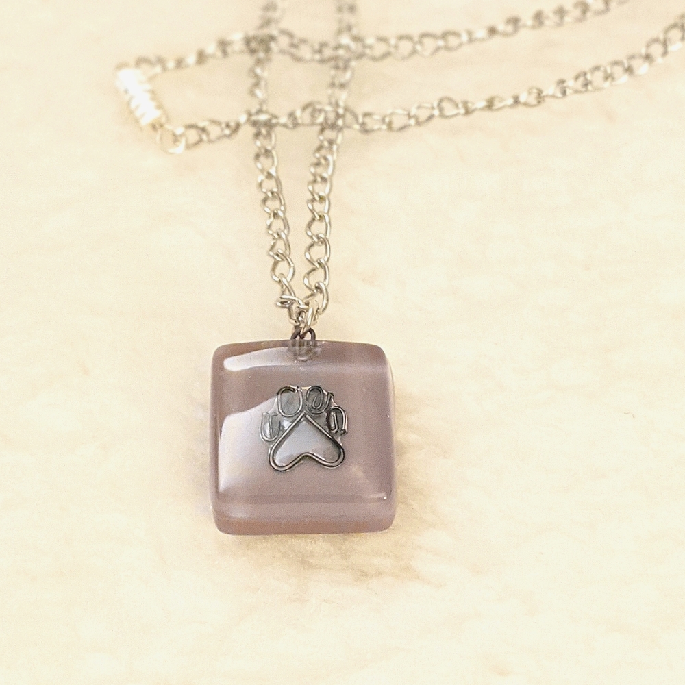 New*Glass Pendant Paw Print Design(W/ Chain)